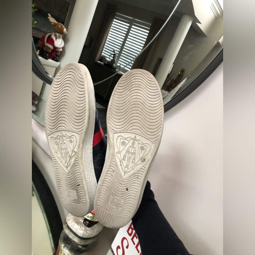 Men’s gently loved Gucci sneakers. Awesome colors 🩵 - Picture 8 of 10